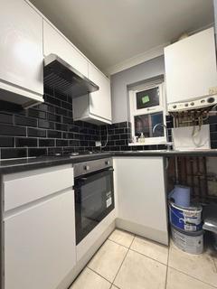 2 bedroom flat to rent, Fulbourne Road, Walthamstow, E17