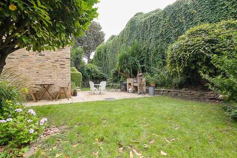 1 bedroom flat to rent, 7 Penhurst Mansions