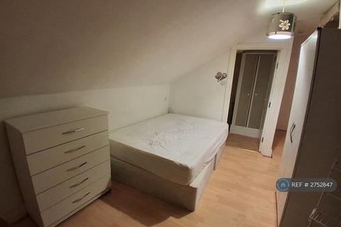 Studio to rent, Leigham Vale, London, SW16