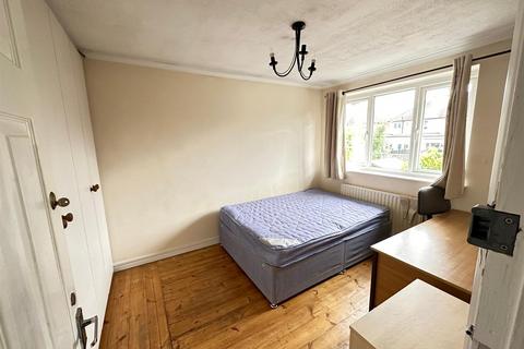 undefined, Belgrave Mews, Uxbridge