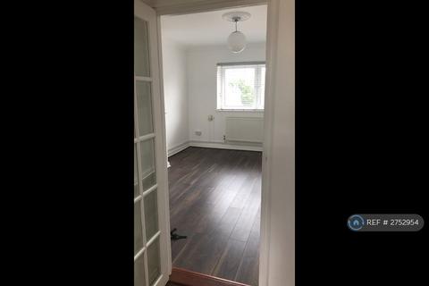 3 bedroom maisonette to rent, Millpond Estate, London, SE16