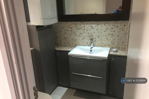 3 bedroom maisonette to rent, Millpond Estate, London, SE16