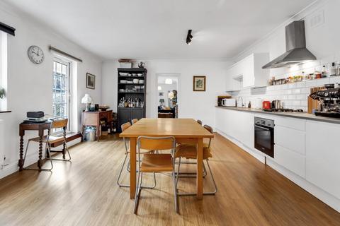 2 bedroom flat for sale, Upper Street, London N1
