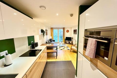 1 bedroom flat for sale, Devizes Street, London N1