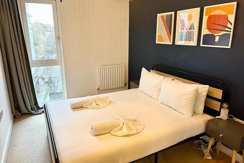 1 bedroom flat for sale, Devizes Street, London N1