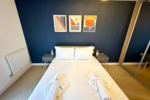 1 bedroom flat for sale, Devizes Street, London N1