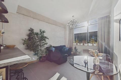 1 bedroom flat for sale, Bentley Road, London N1