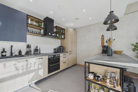 1 bedroom flat for sale, Bentley Road, London N1