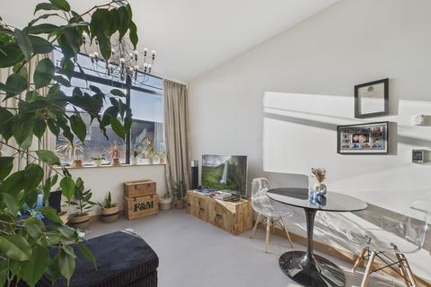 1 bedroom flat for sale, Bentley Road, London N1