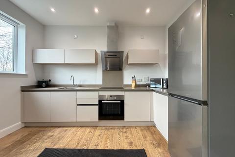 2 bedroom flat to rent, Oxford Road, Denham, UB9