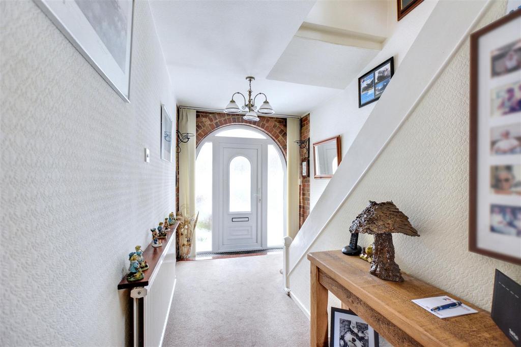 Entrance Hall 2.jpeg