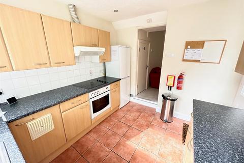 3 bedroom terraced house to rent, Bridge Road, Uxbridge