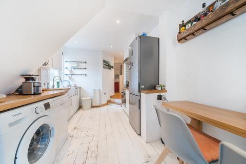 1 bedroom maisonette to rent, Strathville Road, London, SW18