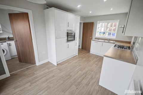 3 bedroom semi-detached house to rent, Lilbourne Court, Runcorn, WA7 1HZ