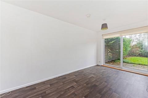 3 bedroom terraced house to rent, Elder Close, Winchester, United Kingdom, SO22