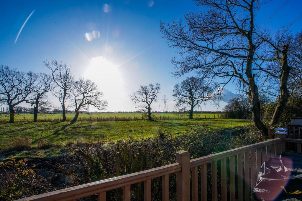 55 Fine Country Lodges, Bubwith, DN14 7 NY DSC04425
