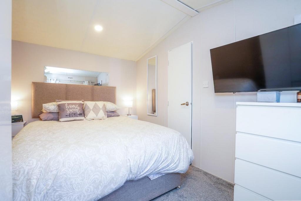 55 Fine Country Lodges, Bubwith, DN14 7 NY DSC04380