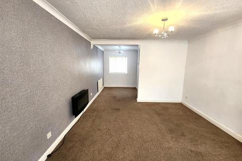 2 bedroom semi-detached house to rent, Park Road, Westhoughton, Bolton