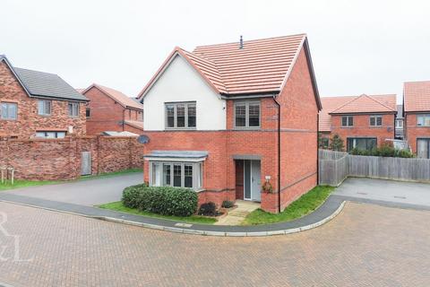 4 bedroom detached house for sale, Jade Close, Swadlincote