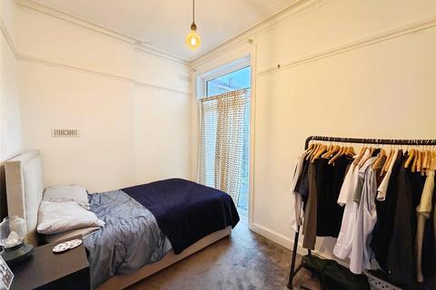 1 bedroom apartment for sale, Britannia Road, Westcliff-on-Sea, Essex