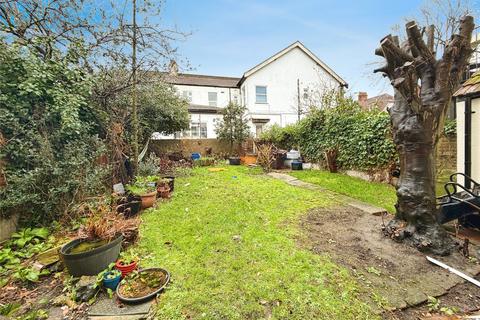 1 bedroom apartment for sale, Britannia Road, Westcliff-on-Sea, Essex