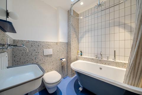 1 bedroom property to rent, Grange Road, London, SE1