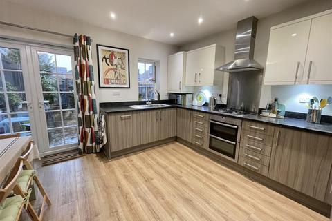 undefined, York Road, Salisbury SP2