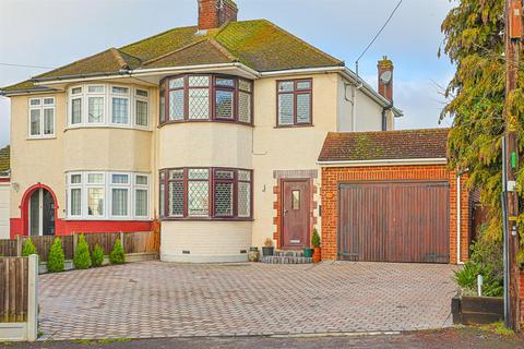 Broadlands Road, Hockley SS5