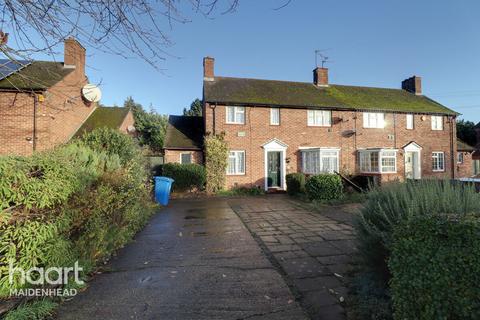 4 bedroom semi-detached house to rent, Fairfield Avenue, SLOUGH