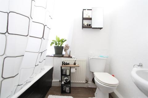 1 bedroom townhouse to rent, Alice Street, Cleckheaton