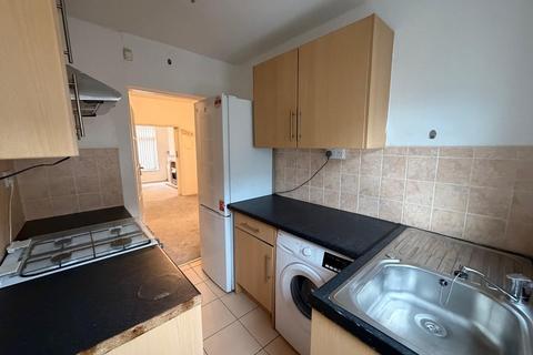 2 bedroom terraced house to rent, Ronald Street, Liverpool, L13 2AA