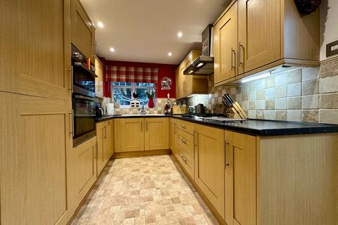 4 bedroom detached house for sale, Waverley Road, Basildon SS15