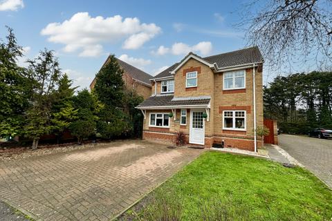 4 bedroom detached house for sale, Waverley Road, Basildon SS15