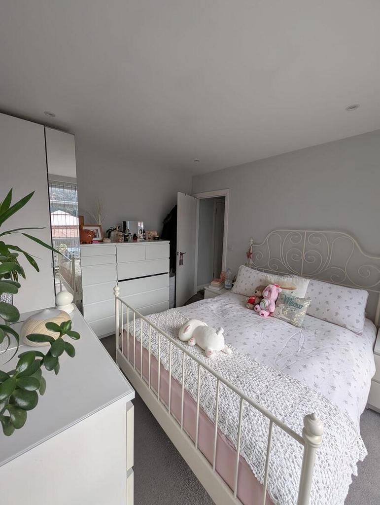 30 B Milford Gardens bedroom 2.jpg