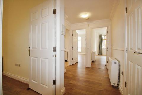 2 bedroom apartment to rent, Cromwell Mews, Marlborough, SN8
