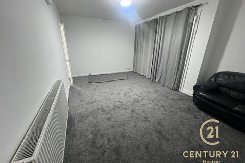 2 bedroom flat to rent, Bourne Avenue, HAYES UB3