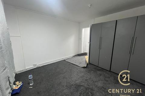 undefined, Bourne Avenue, HAYES UB3