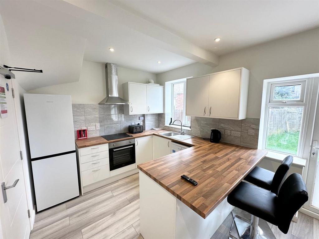 Kitchen 1.jpg