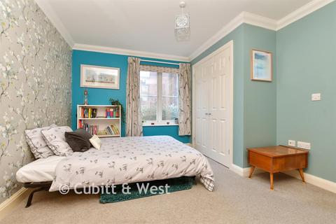 2 bedroom ground floor flat for sale, Wingfield Court, Banstead, Surrey