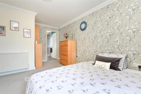 2 bedroom ground floor flat for sale, Wingfield Court, Banstead, Surrey
