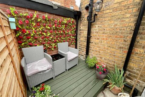 2 bedroom maisonette for sale, Columbus Ravine, Scarborough, YO12