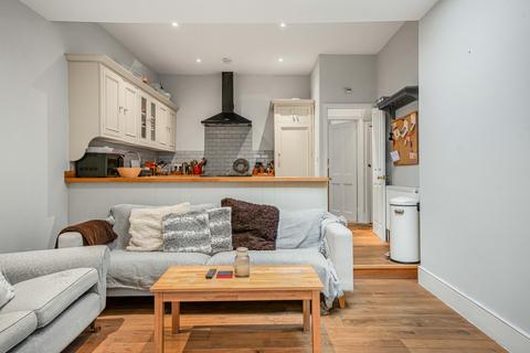 3 bedroom maisonette to rent, Dagnan Road, London, SW12