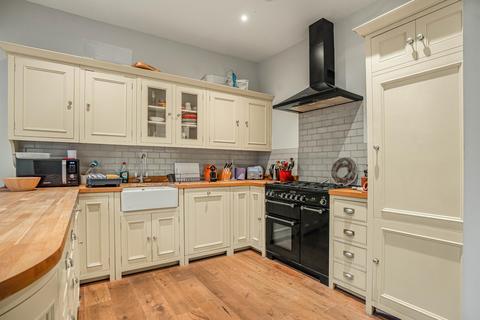 3 bedroom maisonette to rent, Dagnan Road, London, SW12