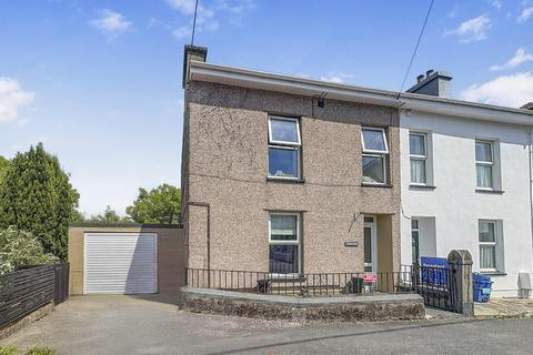 4 bedroom end of terrace house for sale, Dora Street, Porthmadog