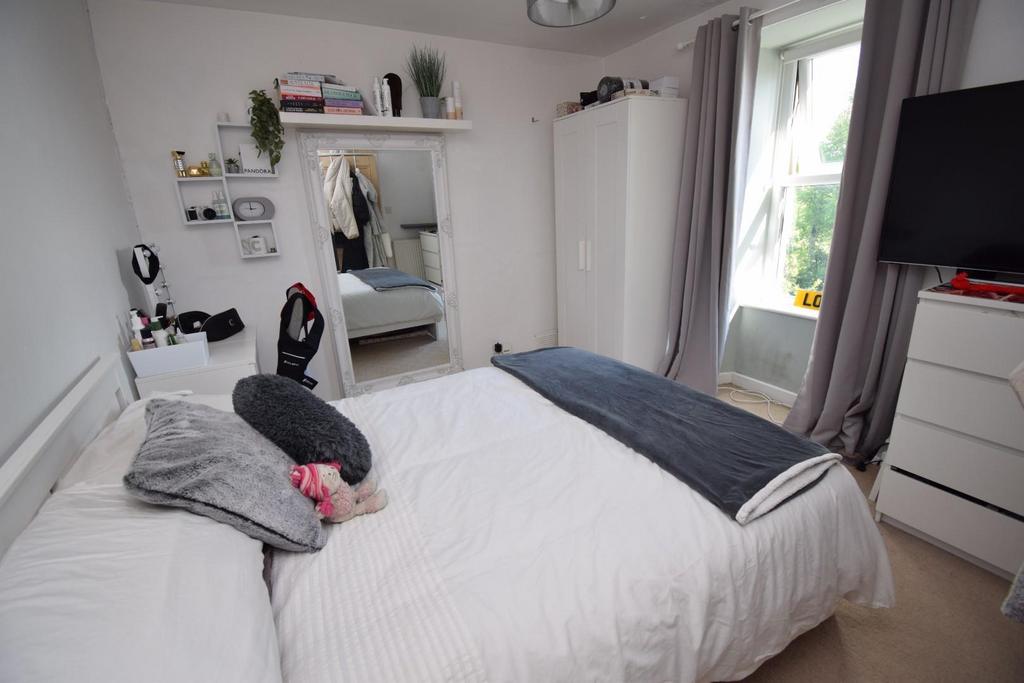 Bedroom 2.JPG