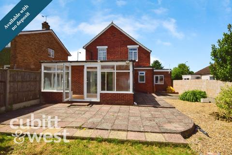 4 bedroom detached house to rent, London Road Waterlooville PO7