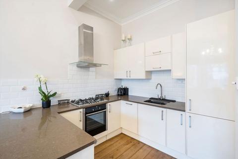 2 bedroom flat for sale, Grove Road, Surbiton KT6