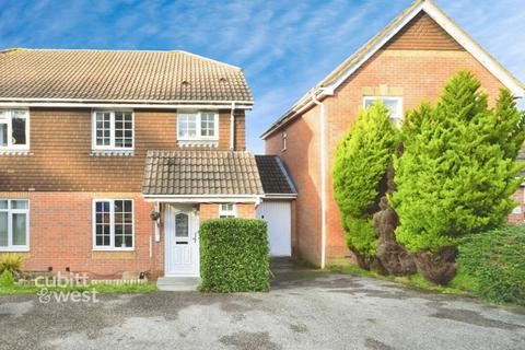 Boleyn Close, Maidenbower, RH10