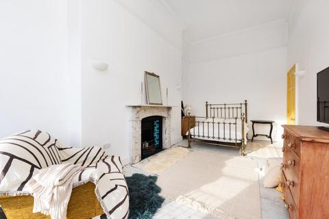 Studio for sale, Grosvenor Place, Bath BA1