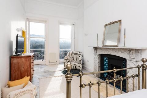 Studio for sale, Grosvenor Place, Bath BA1